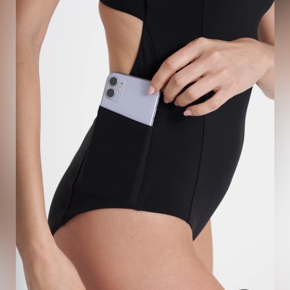 Vuori Dune One-Piece Swimsuit In Black - Picture 3 of 15